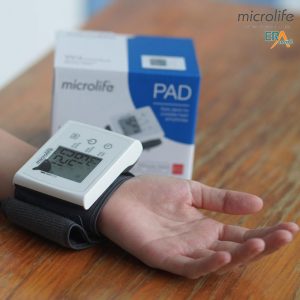 Máy đo huyết áp cổ tay Microlife W3 Comfort