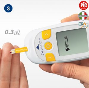 4 bước đo đường huyết với máy đo đường huyết PIC Gluco Test-Bước3