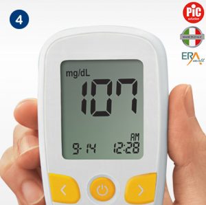 4 bước đo đường huyết với máy đo đường huyết PIC Gluco Test-Bước4